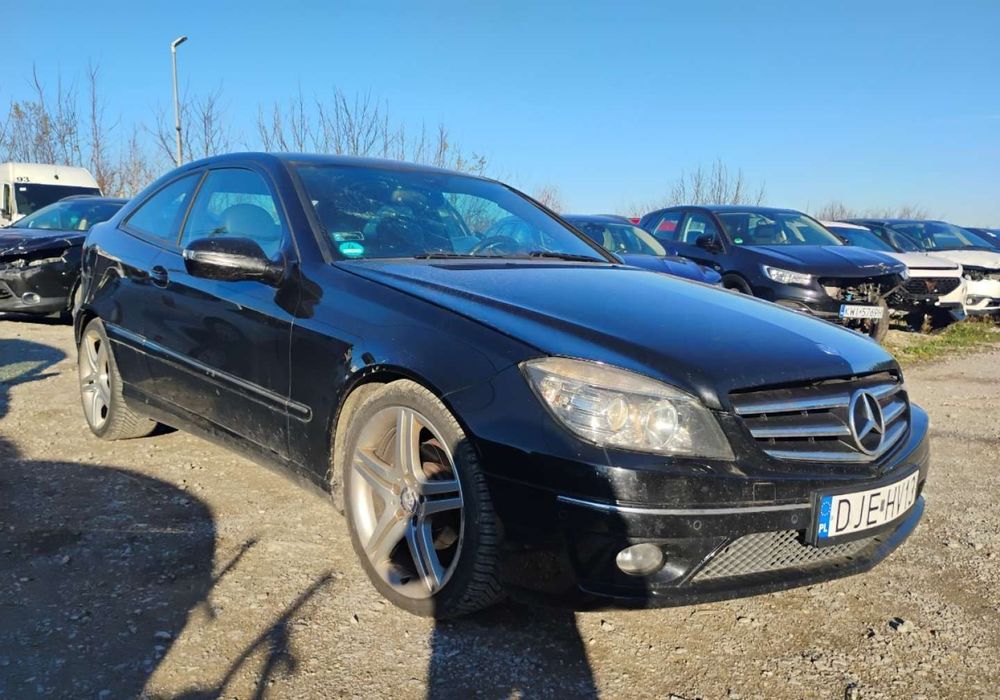 Mercedes-Benz CLC 2009r, 1.8Benzyna. Lekko uszkodzony lewy bok. Jeździ.