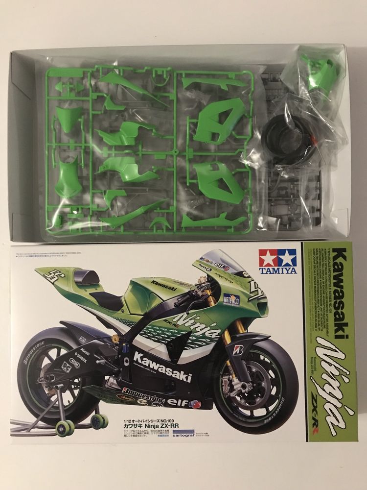 Motor Kawasaki Ninja ZX-R2 model Tamiya 14109