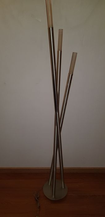 URGENTE! Candeeiro de pé alto