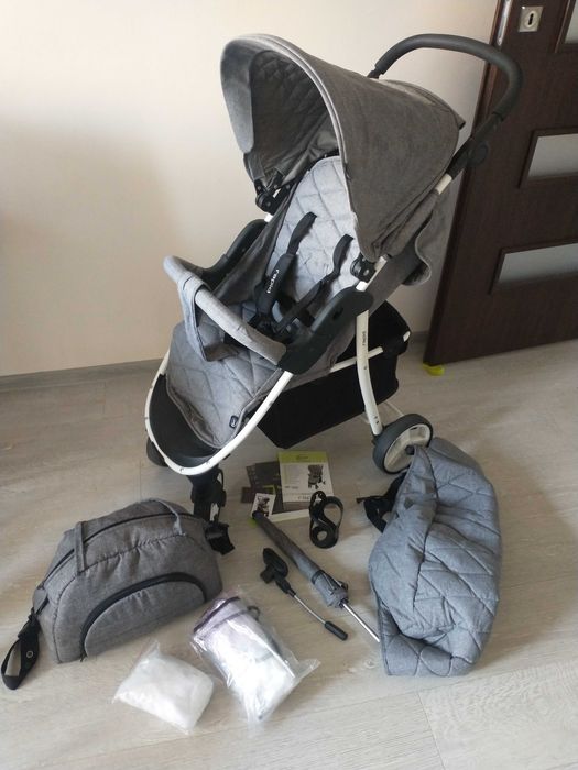 Wózek spacerowy Rapid  4 BABY plus (6 akcesori)