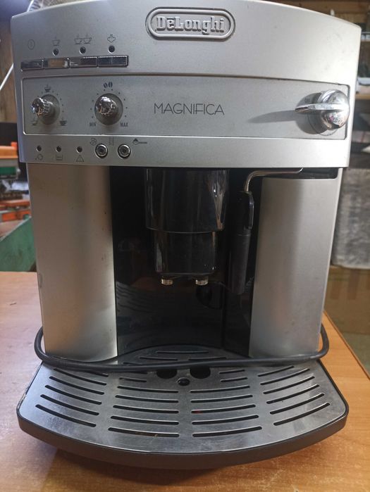 Кавоварка Б/У Delonghi Magnifica ESAM 3000