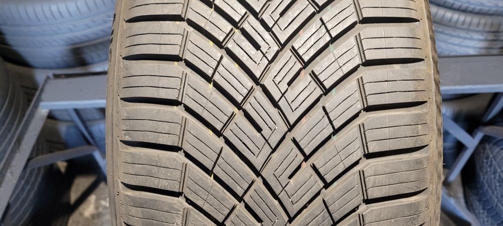 245/40r18 97Y XL  Continental AllSeasonContact 2 z 2025r ładna.