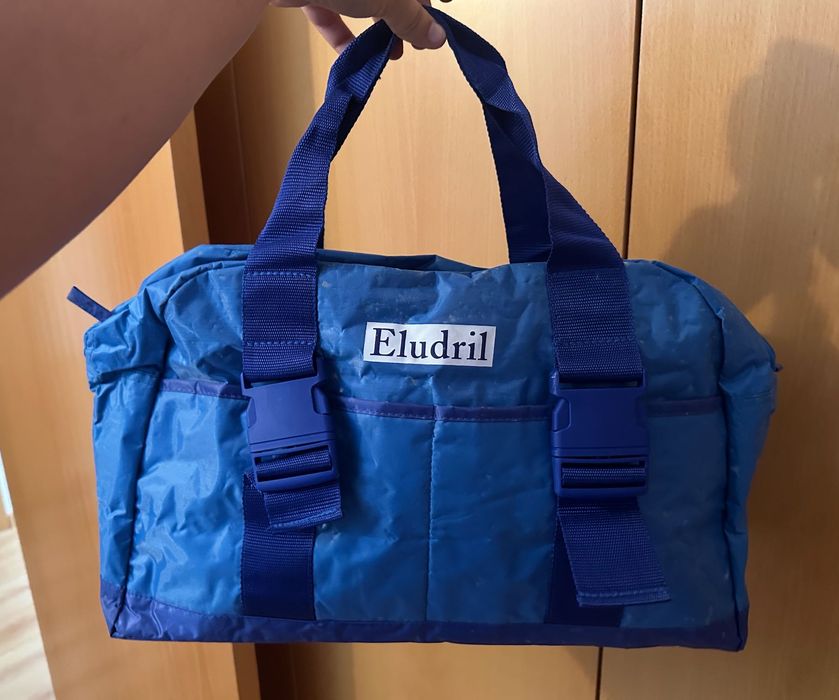 Saco Azul muito espaçoso