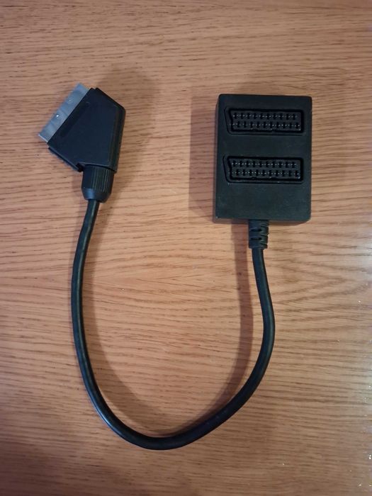 Rozgałęźnik wtyk Euro Scart na 2 Euro gniazdo