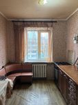 Продаж трикімнатної квартири, Левада