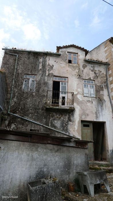 Casa em Ruína para Recuperar – Nabais, Gouveia