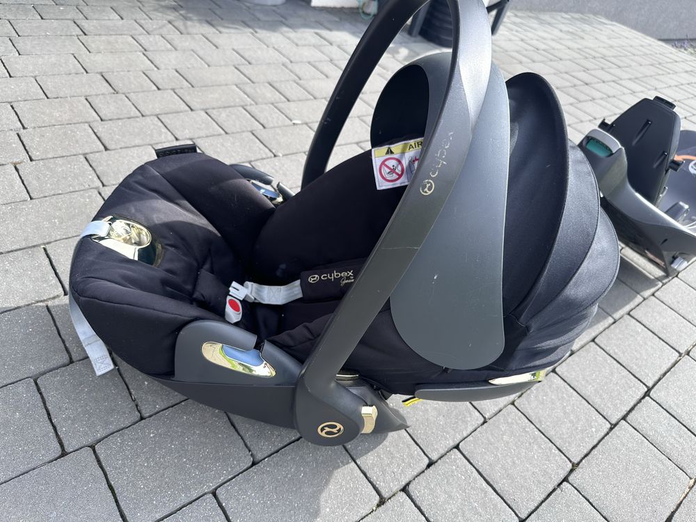 Fotelik z bazą Cybex Cloud T i-Size Jeremmy Scott