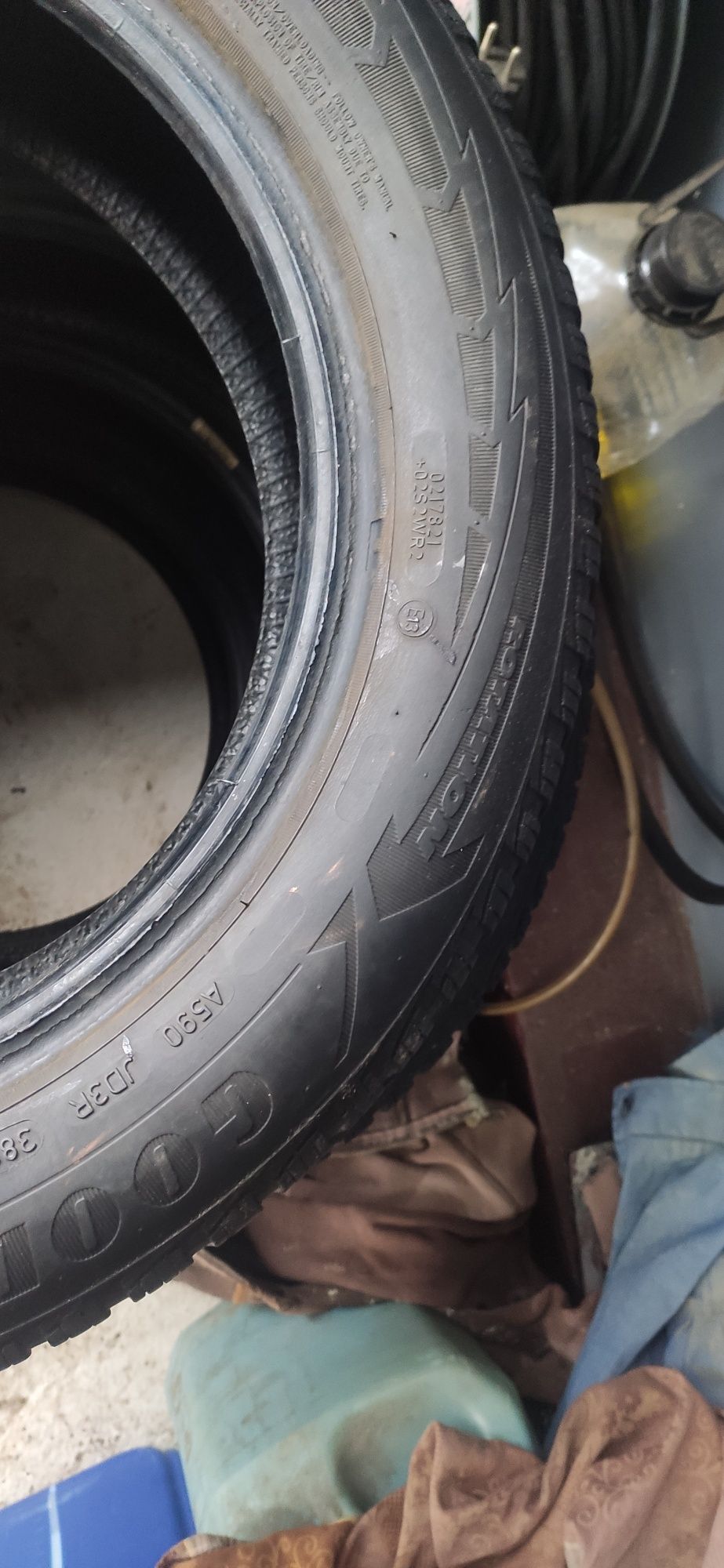 Комплект Зимових шин Goodyear Ultragrip 9 185 60 R15
