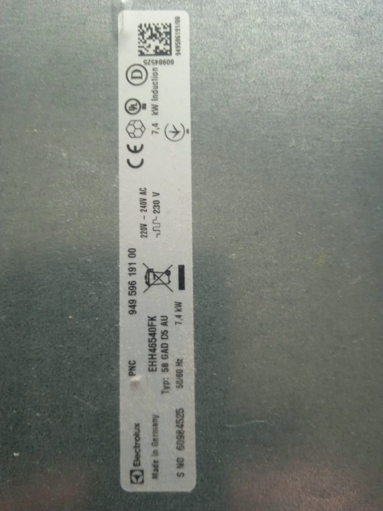 Варильна поверхня індукційна Electrolux EHH 46540 FK
