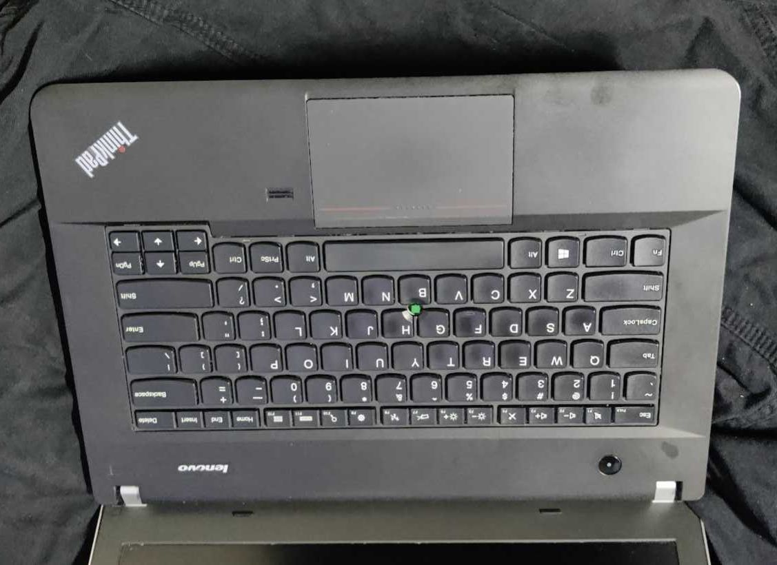 Ноутбук LENOVO ThinkPad Edge   i3-4000m. читать описание