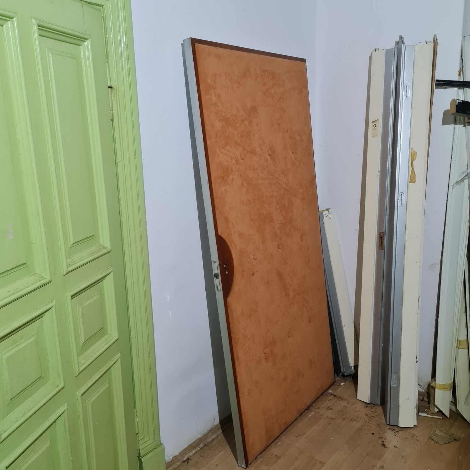 masywne drzwi mahoniowe wygluszone z framugą ok 100x200 na zamowienie