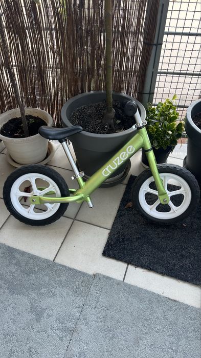 Rowerek biegowy Cruzee zielony 12 cali