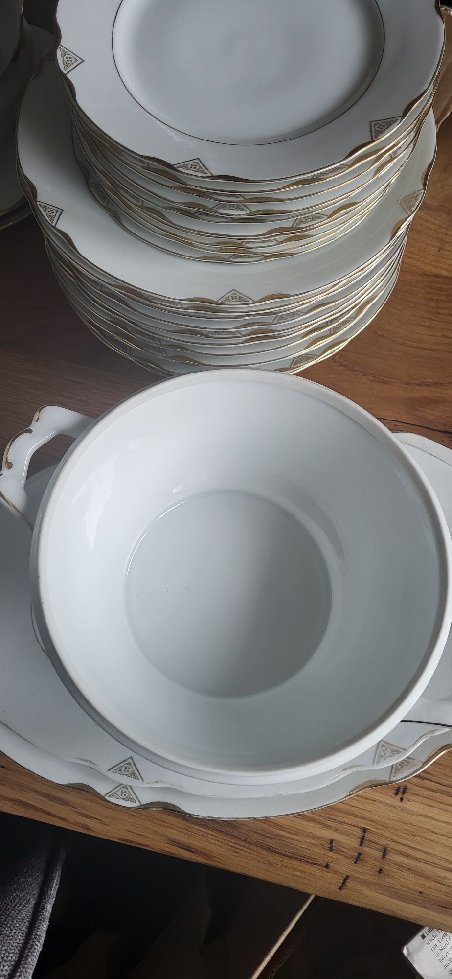 Serwis porcelanowy obiadowy ,2 wazy