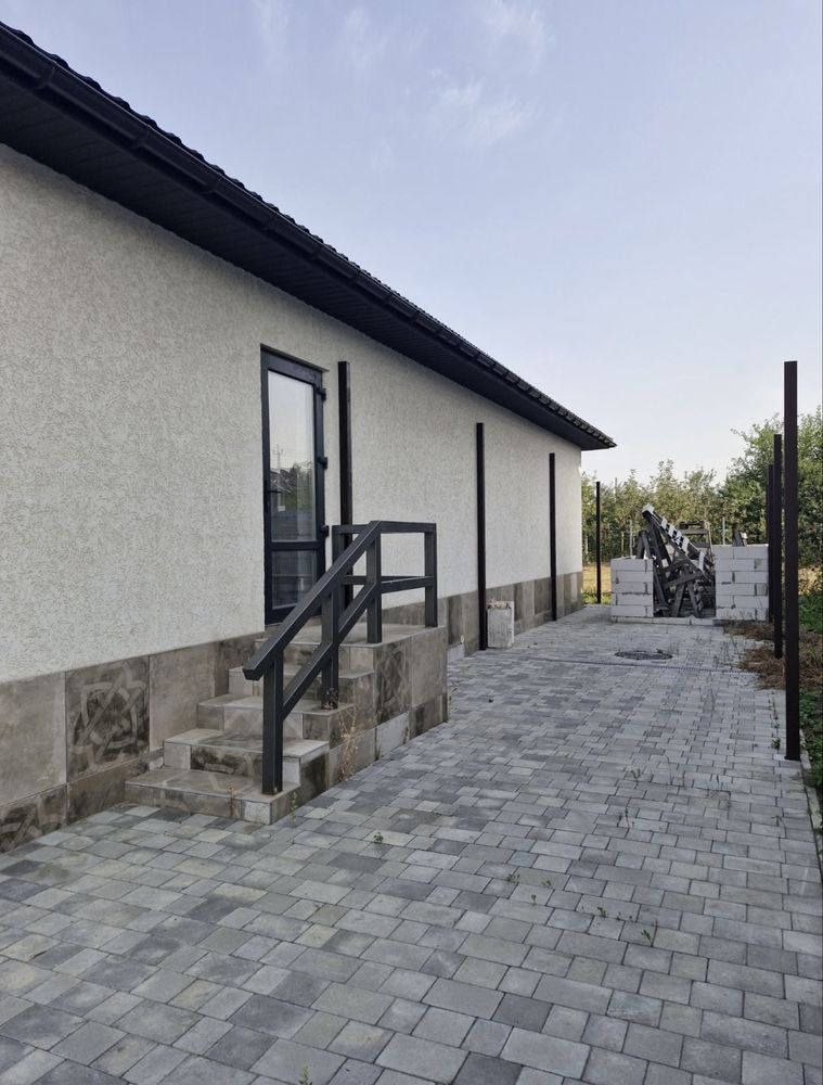Продам неймовірний будинок за вулицею Зелена 33