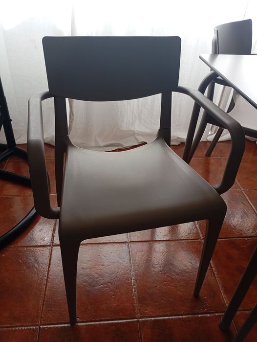 Conjunto Mesa + 4 cadeiras