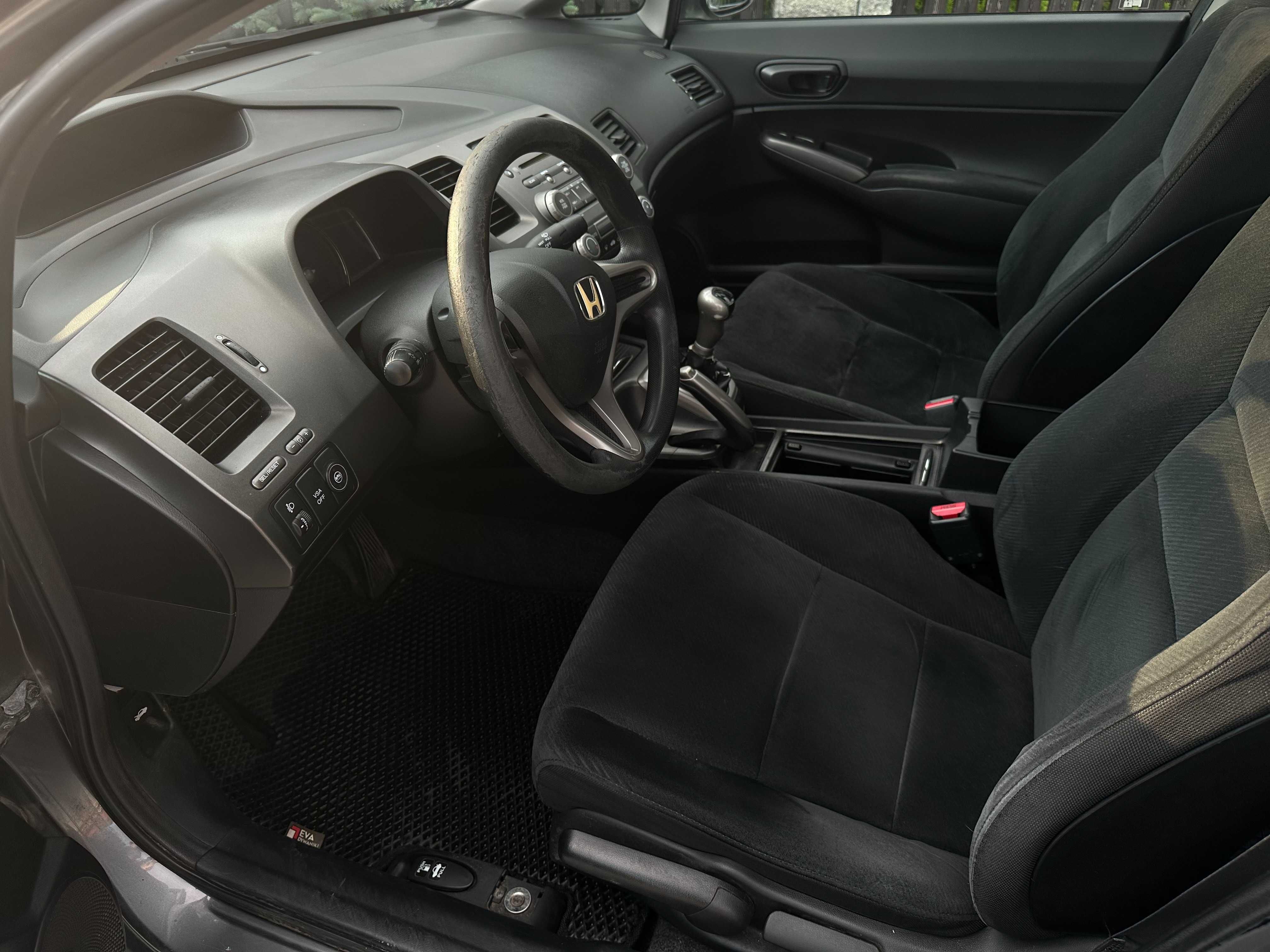 Honda Civic VIII 2009r sprzedam na części