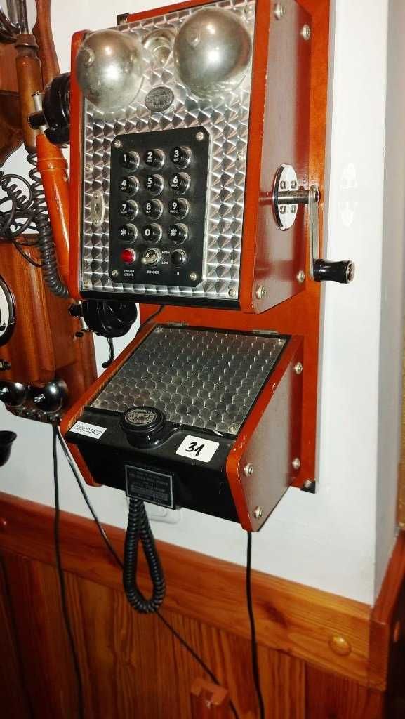Stary telefon wiszący Spirit of Saint Louis