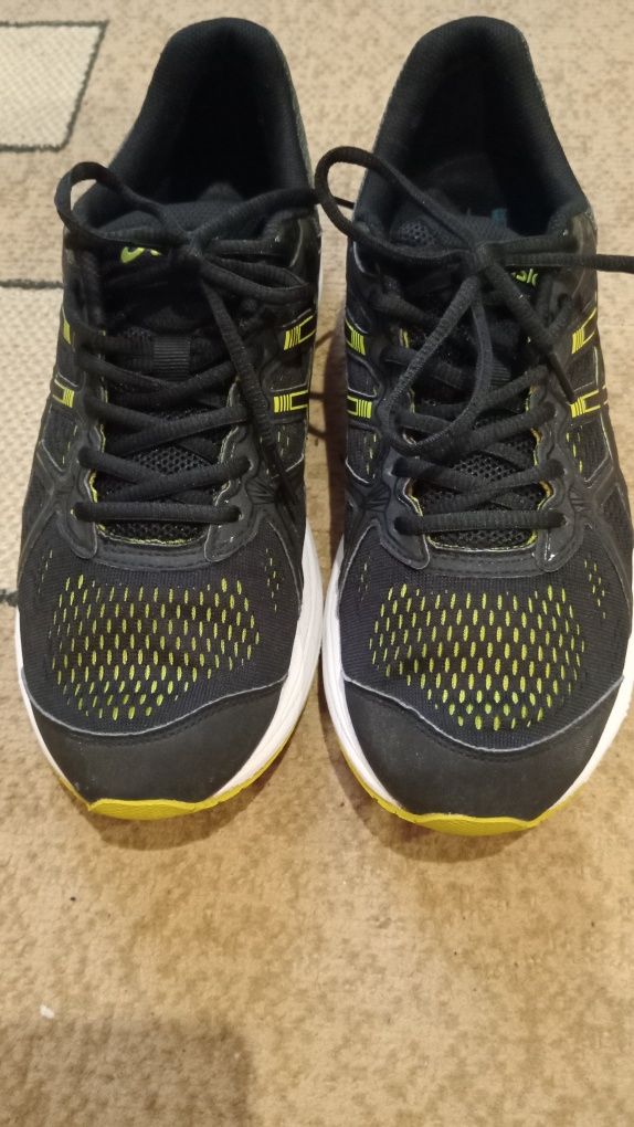 Оригінальні кросівки asics