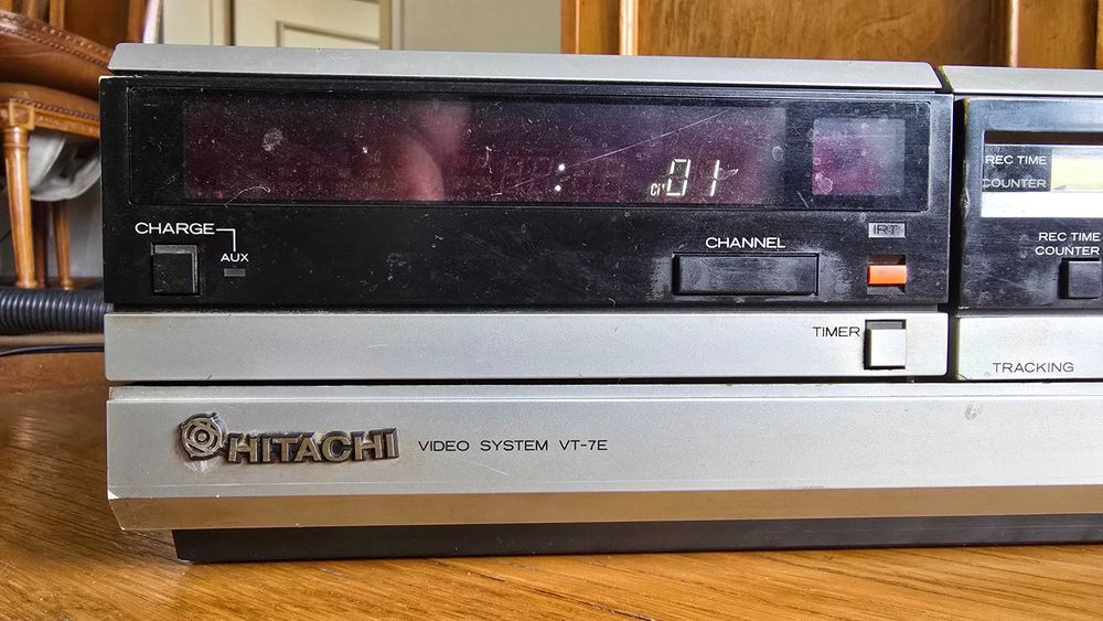 Raro Gravador de Vídeo Portátil Hitachi VT-7E (Vintage / Coleção)