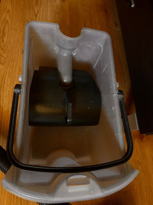 Пилосос Kärcher.