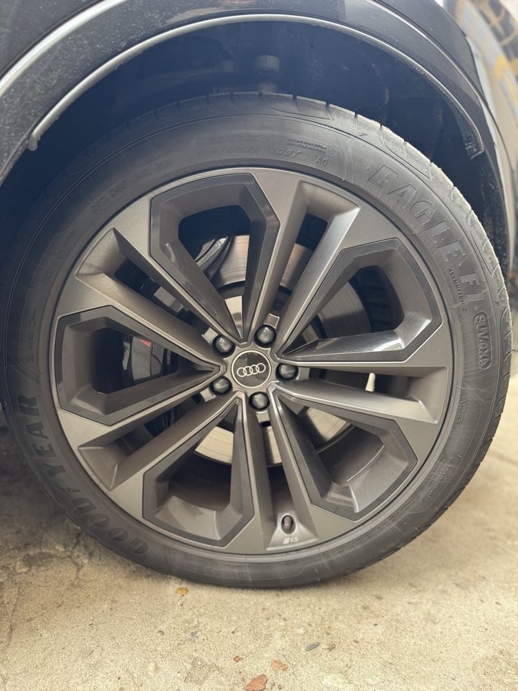 Oryginalne felgi Audi + opony Goodyear 285/40 R21 — stan idealny