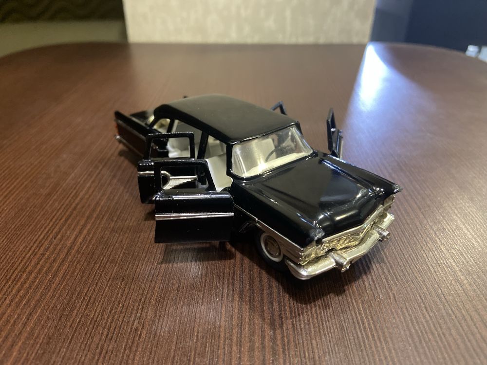 Модель Чайка 1:43 СССР
