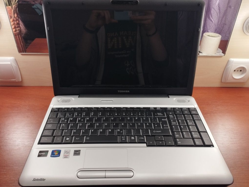 Ноутбук Toshiba satellite l500d-13h
