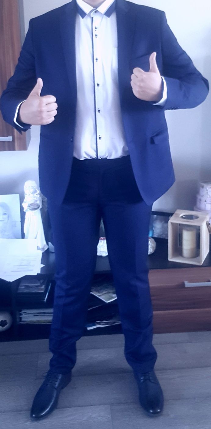 Garnitur męski marki Lavard