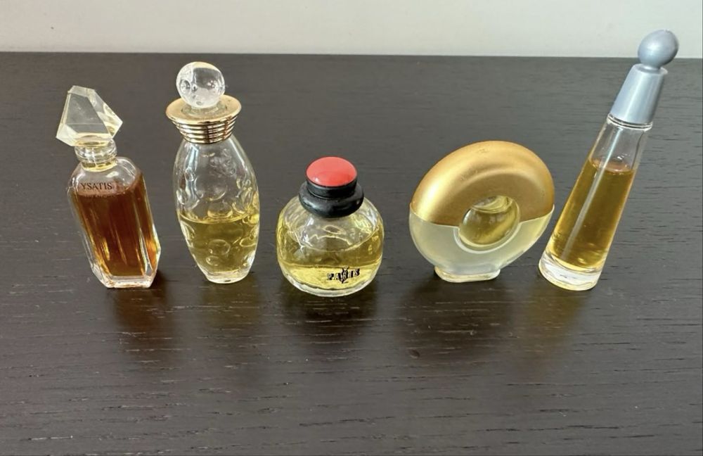 Perfumes em miniatura - coleçao de 56 (cada 1 euro)