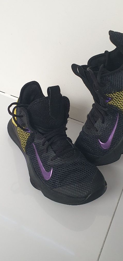 Nike buty męskie Lebron witness rozmiar 44,5