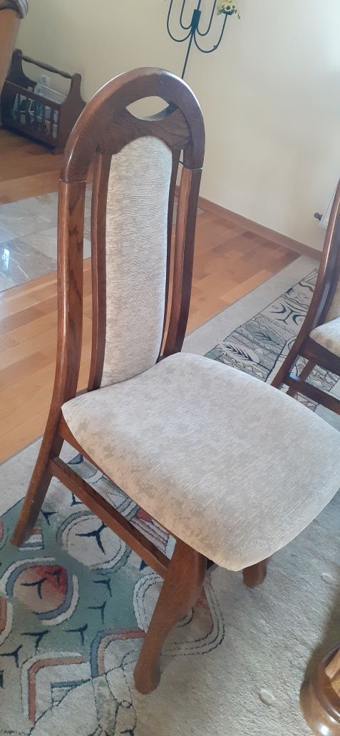stół z 6 krzesłami