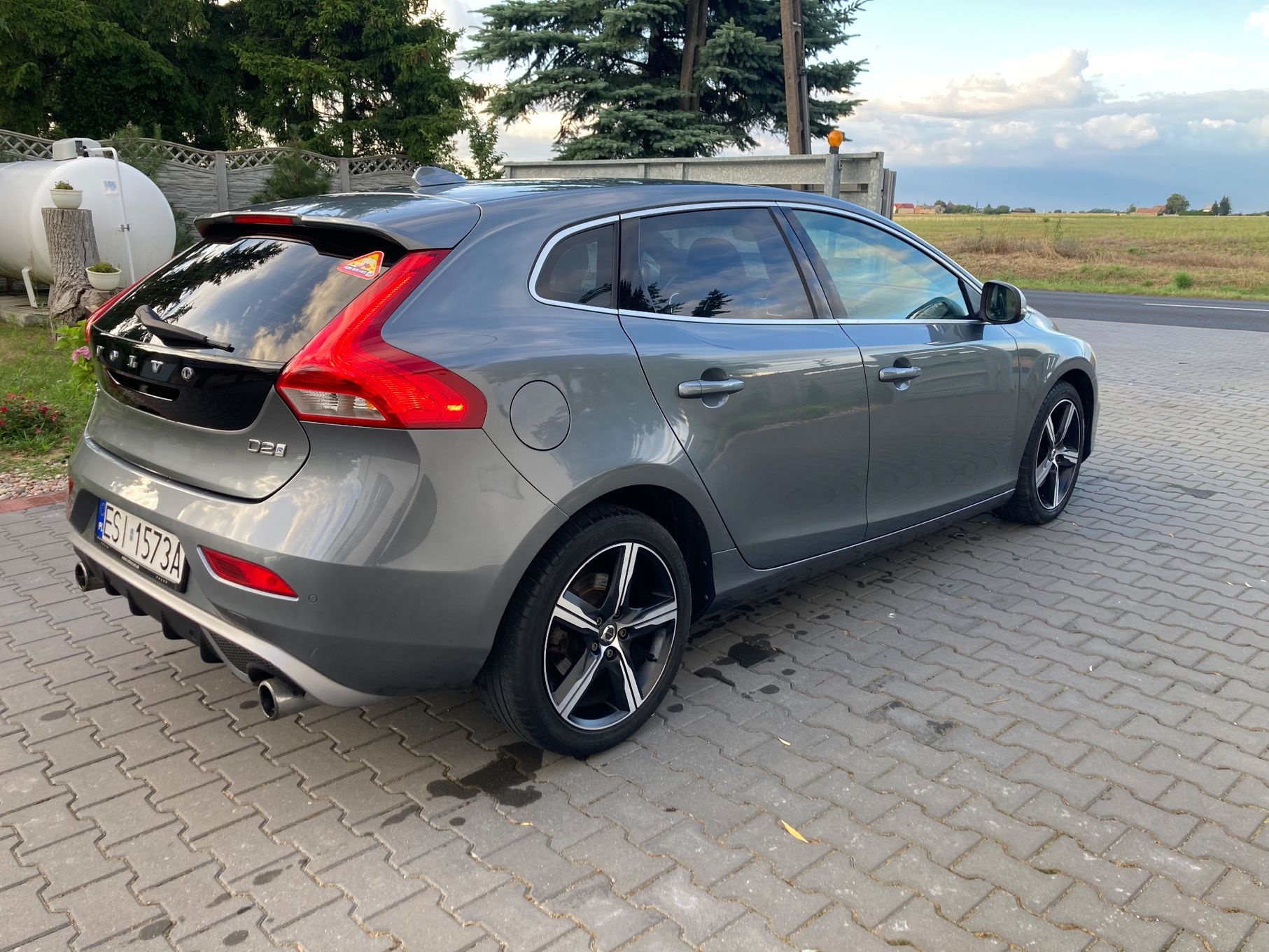 Volvo V40 Volvo V40 D2 R-Design 2019 r.