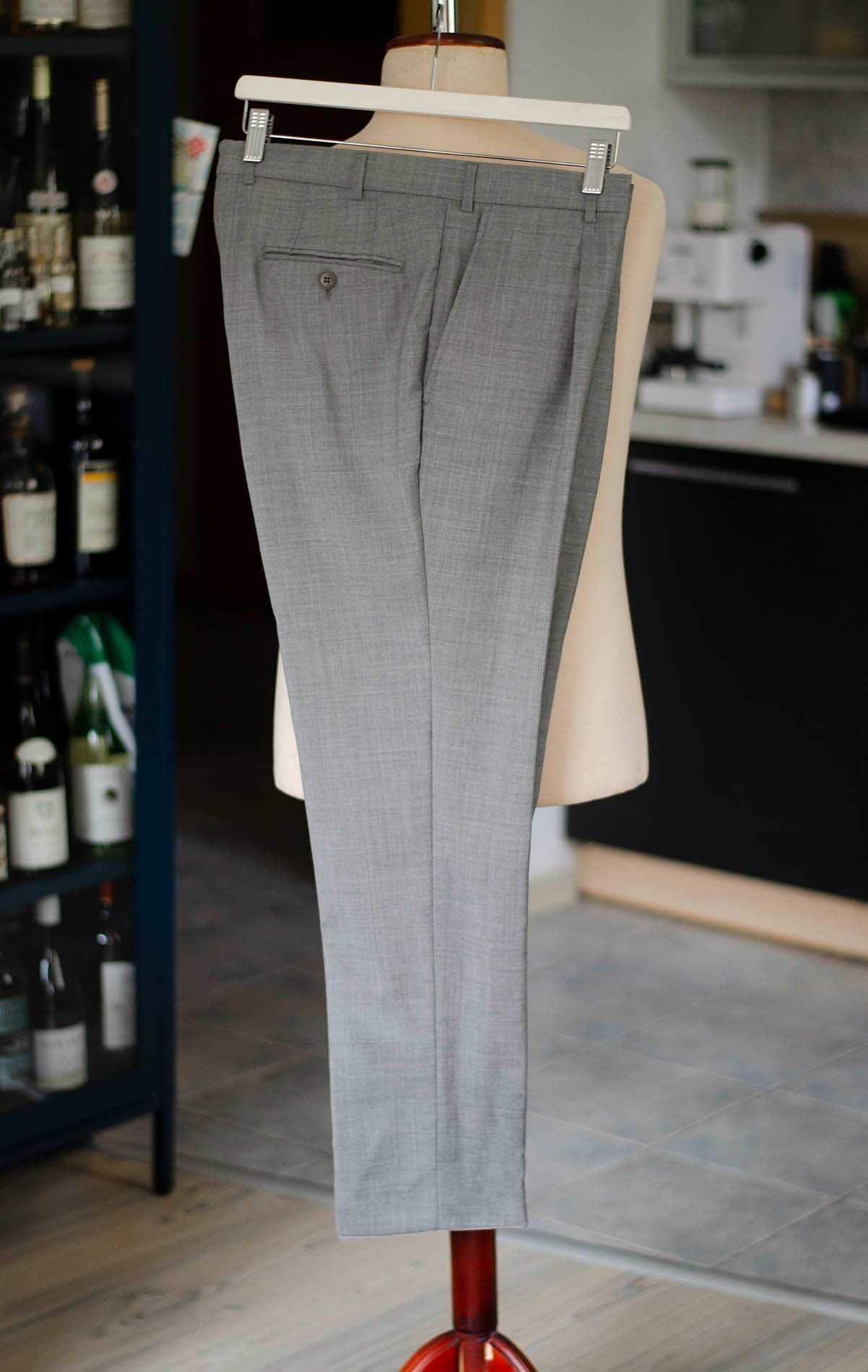 Spodnie Cerruti 1881, 100% wełna tropikalna, r50 slim, zakładki, Italy