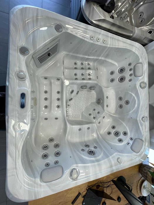 Całoroczne Jacuzzi Ogrodowe Montpellier Holenderskiej Marki