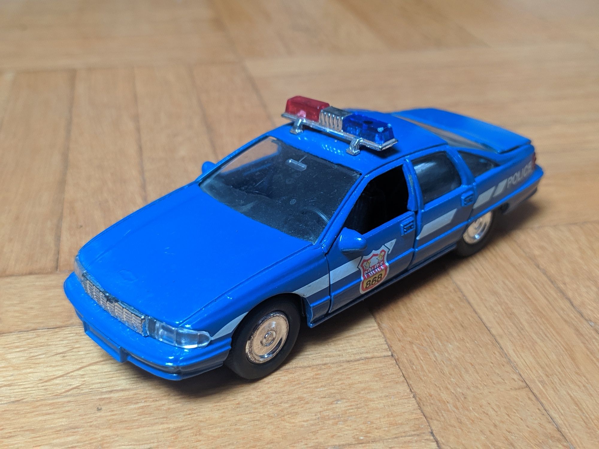 Samochód policyjny, model Chevrolet Caprice Welly 9052