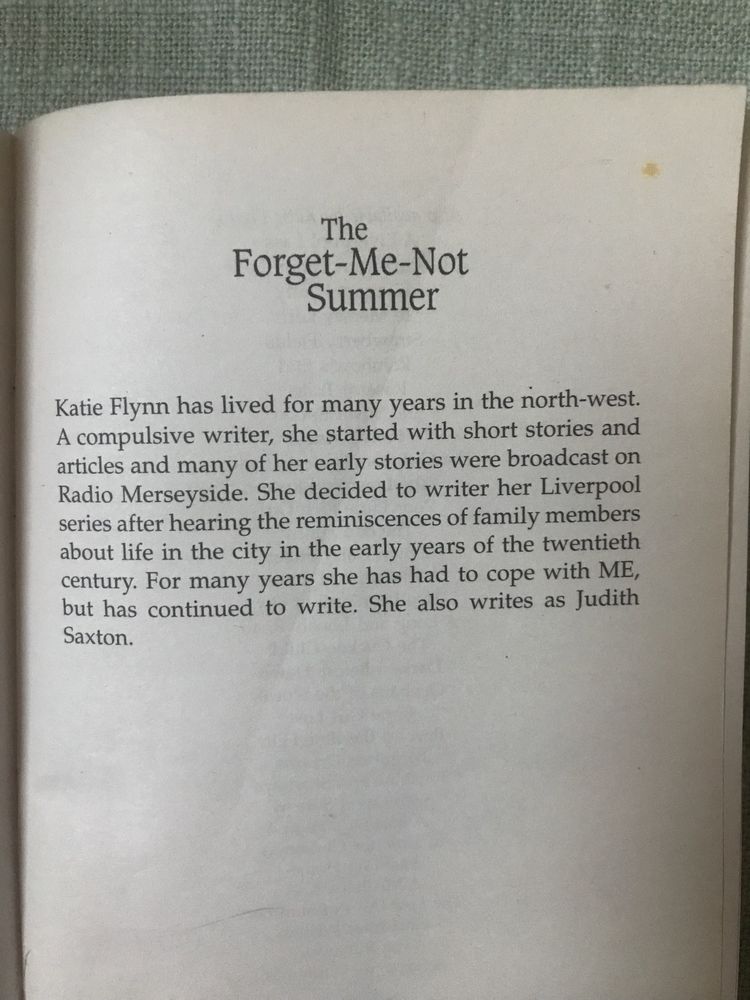 Книга на английском языке Forget-Me-Not Summer Katie Flynn