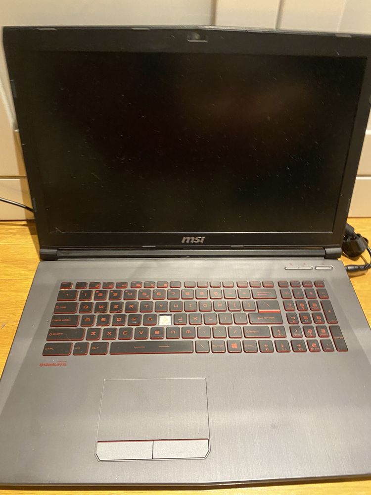 Laptop MSI GV72 i7/12GB/1TB/1050Ti