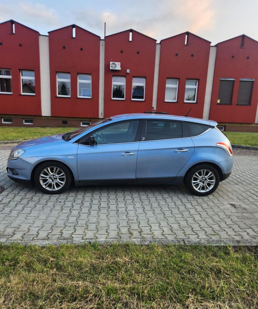 Lancia delta 1.6 disel mpi 120 km Multijet stan bardzo dobry