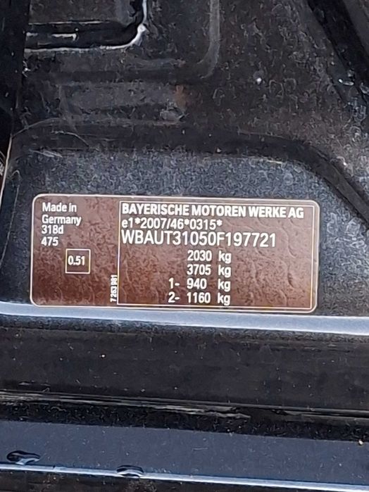 BMW 318D 8500 $    .