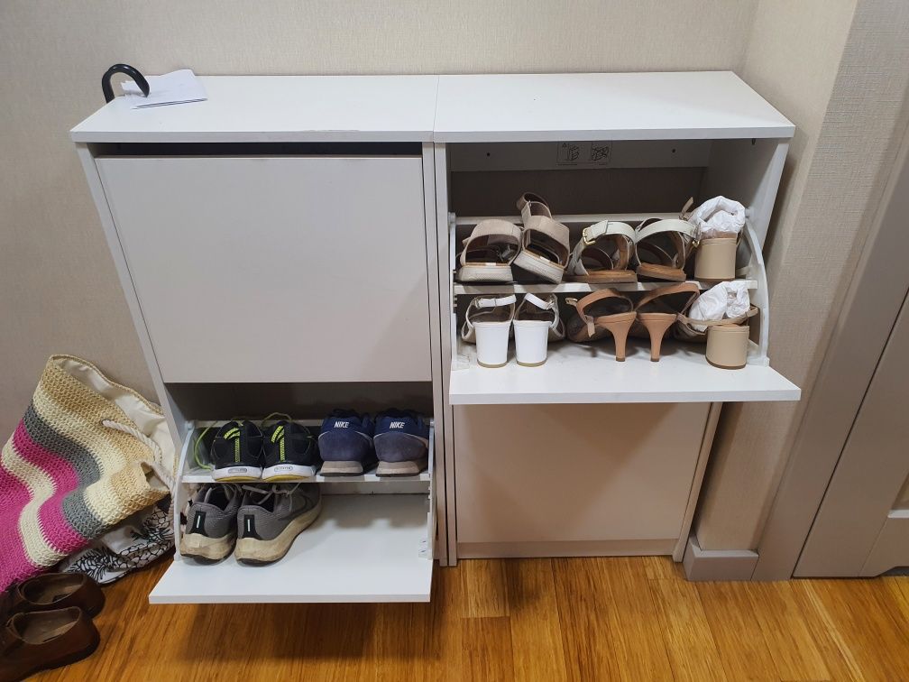 Szafka na buty IKEA BISSA – biała, wąska, 2 klapy