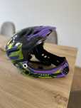 Kask rowerowy z osloną na twarz dziecięcy 48-53 cm
