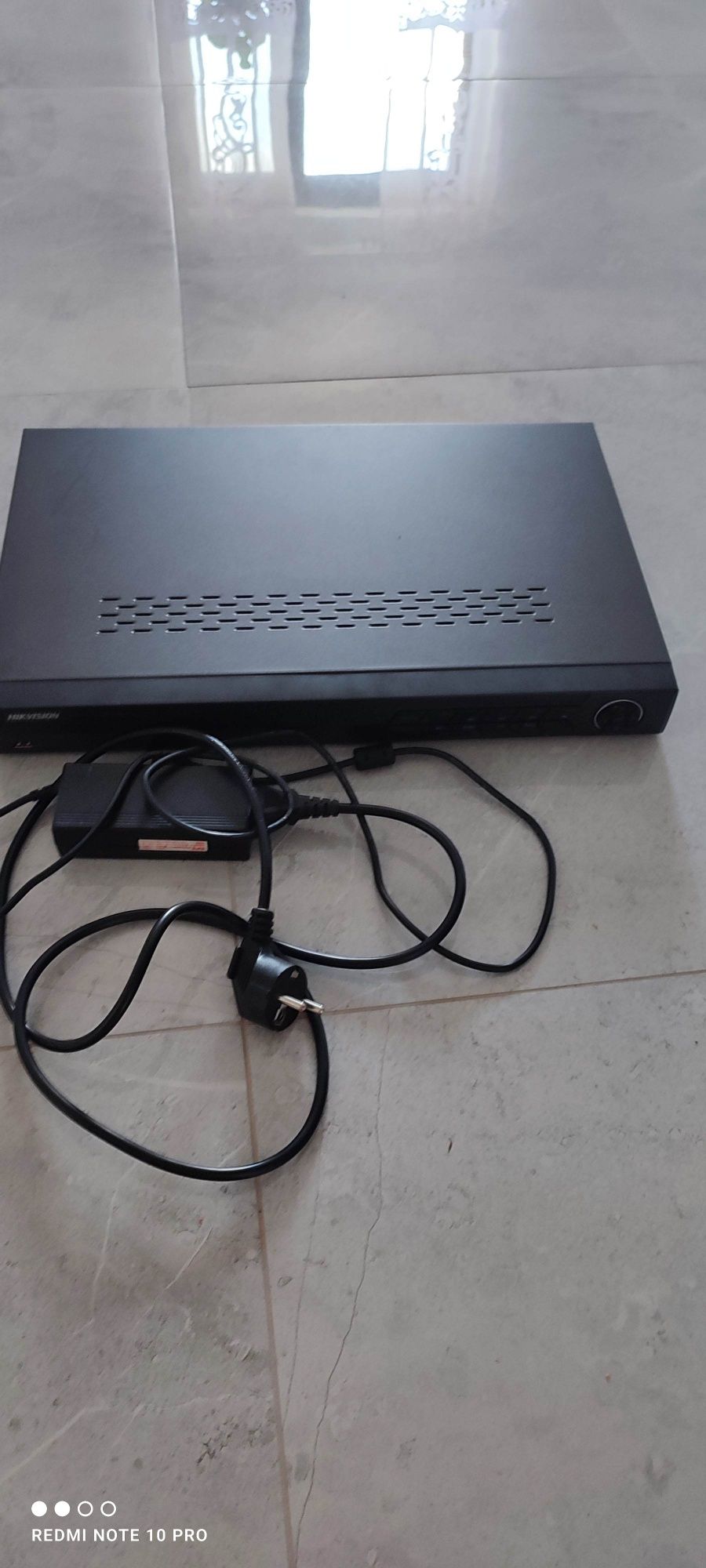 Hikvision ds-7616ni-st