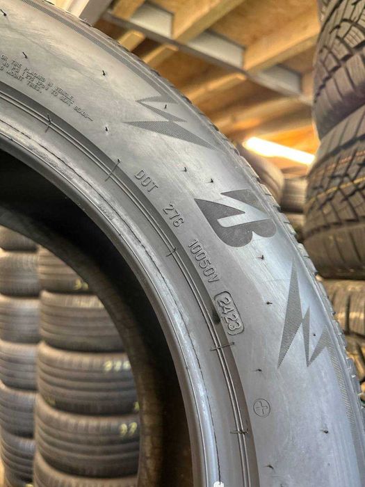 255/50 R19 BRIDGESTONE BLIZZAK LM005 (95% протектор) Зима