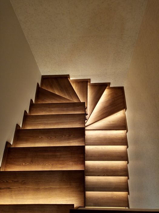 Сходи,підвіконня дуб, ясен.