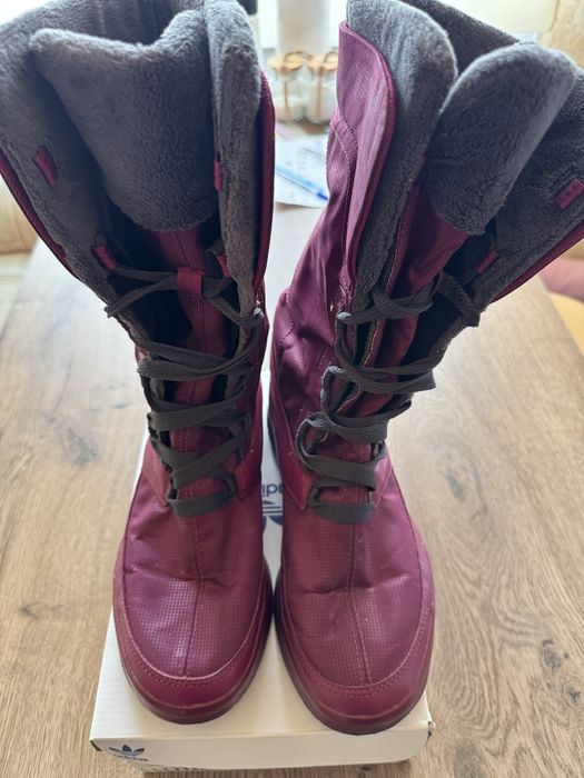 Adidas ( зимове жіноче взуття )