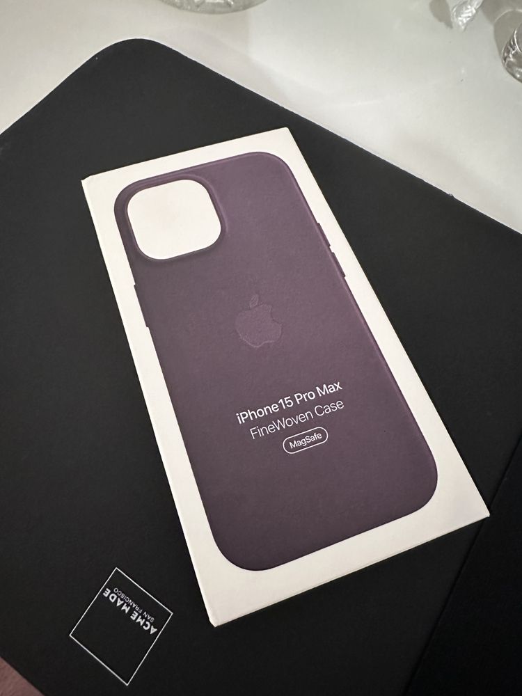 Oryginalne etui Apple silicone case iphone 15 pro max berry nowe.