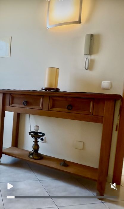 móveis de madeira intactos