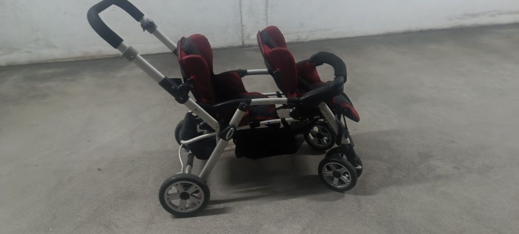 Vendo carrinho de gêmeos