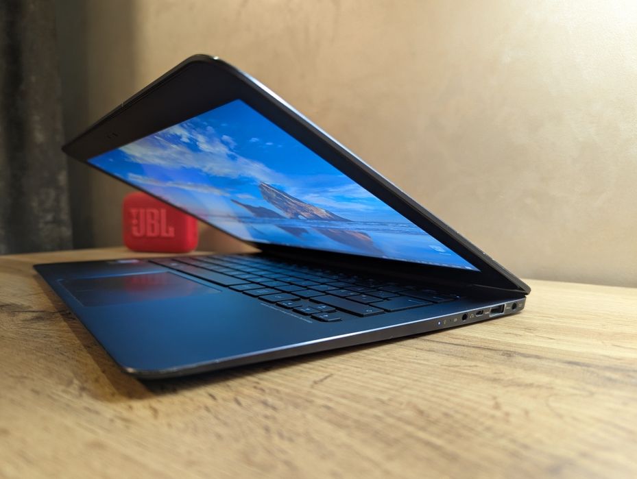 Тонкий ультрабук Asus UX305C QHD 8/256