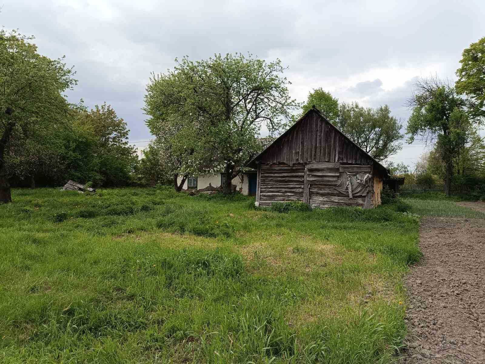 Земельна ділянка з будинком. Терміново, гарний торг